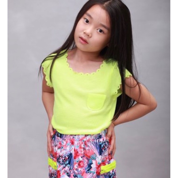 ➕NWT Girl’s Neon Boutique Pocket T-Shirt, Scallop Laser Cut Eyelet Edge - Picture 3 of 16